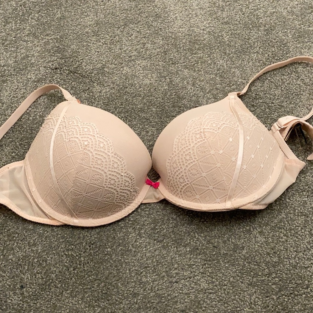 Britney Spears Bra, 34e, pink
